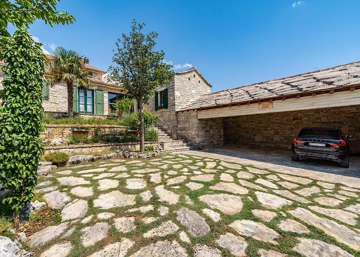 펜션 3 Bedroom Beautiful In Lisicic