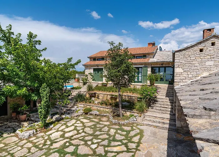 펜션 3 Bedroom Beautiful In Lisicic Lisicici