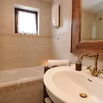 3 Bedroom Beautiful In Lisicic * Lisicici