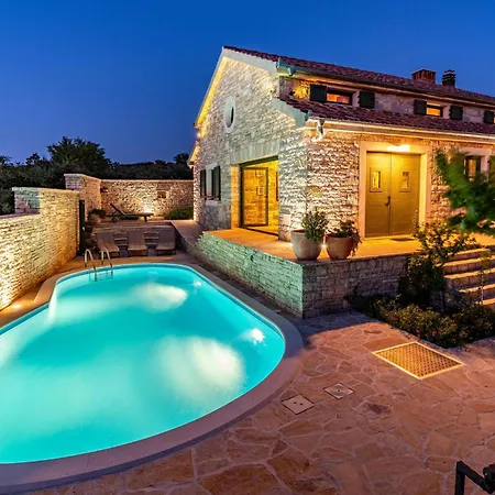 Holiday home In Lisicic With Sauna Lisicici