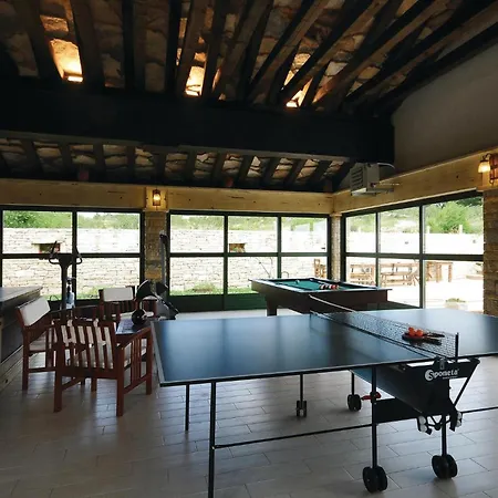 Дом отдыха 3 Bedroom Beautiful In Lisicic *