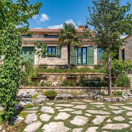 3 Bedroom Beautiful In Lisicic