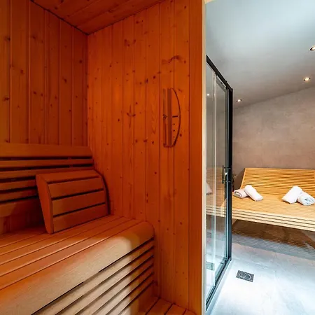 3 Bedroom Beautiful In Lisicic Hébergement de vacances