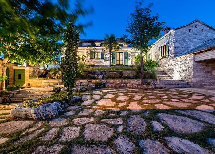 3 Bedroom Beautiful In Lisicic *