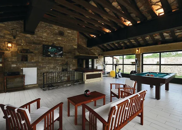 3 Bedroom Beautiful In Lisicic Vikendica