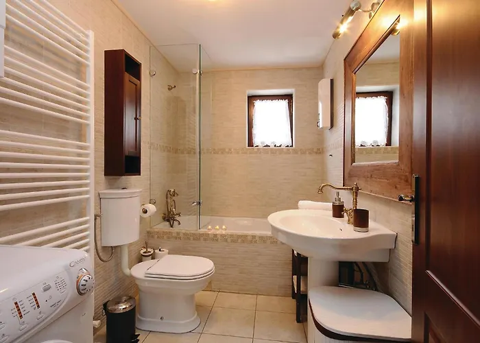 3 Bedroom Beautiful In Lisicic * Lisicici