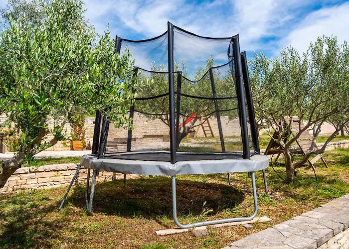 3 Bedroom Beautiful In Lisicic * Lisicici