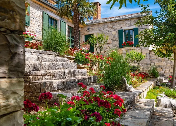 3 Bedroom Beautiful In Lisicic *
